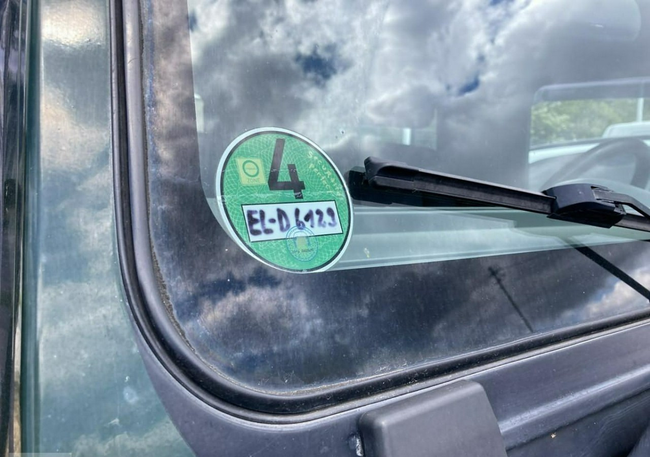 Iveco Massif Iveco 3.0 HPI 4X4 Klima Massif Santana Ciężarowy 2009 - Fourgon utilitaire: photos 2 Iveco Massif Iveco 3.0 HPI 4X4 Klima Massif Santana Ciężarowy 2009 - Fourgon utilitaire: photos 2