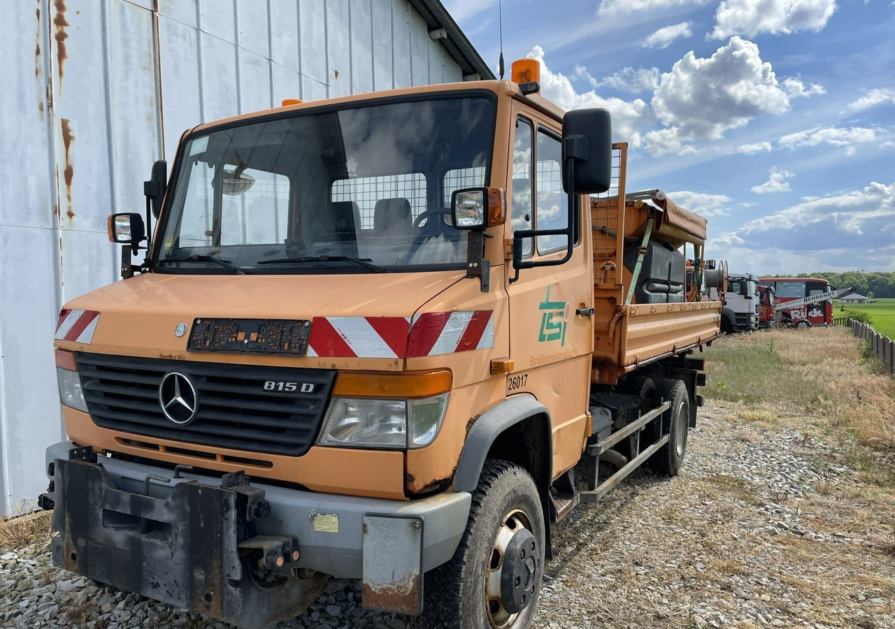 Mercedes-Benz Inny Mercedes-Benz Mercedes Vario 815 Wywrotka 4X4 2004 - Engin de déneigement: photos 3 Mercedes-Benz Inny Mercedes-Benz Mercedes Vario 815 Wywrotka 4X4 2004 - Engin de déneigement: photos 3