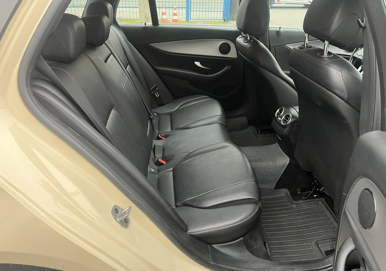 Voiture Mercedes-Benz Klasa E E220d T 9G-tronic 197KM Navi FullLed Kamera Asystent Model 2020 FV 2: photos 16