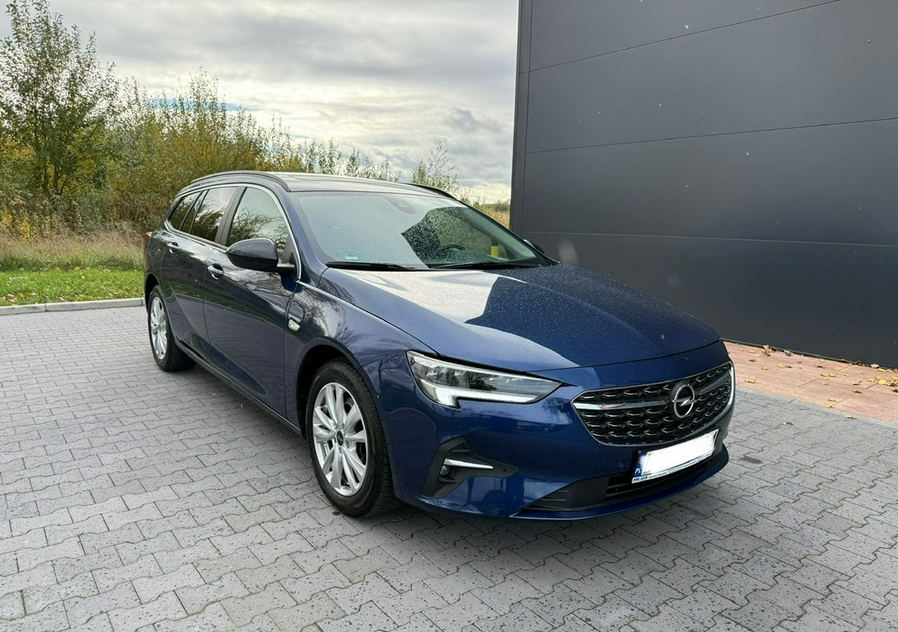 Opel Insignia II Country Tourer Sports Tourer 1.5CDTi 122KM Automat Navi Panorama Klima Model 2022 - Voiture break: photos 2 Opel Insignia II Country Tourer Sports Tourer 1.5CDTi 122KM Automat Navi Panorama Klima Model 2022 - Voiture break: photos 2