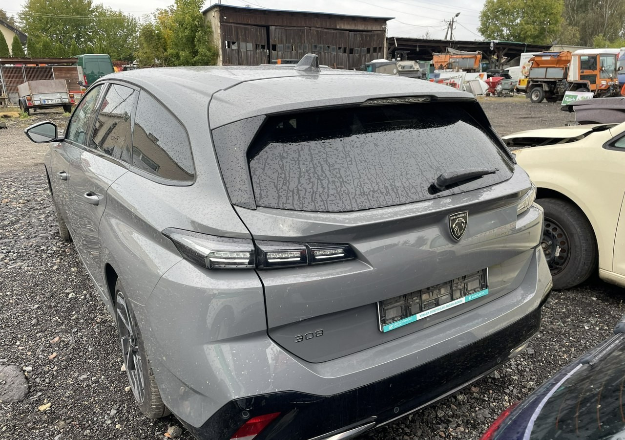 Peugeot 308 P5 Peugeot 308 1.5-131KM BlueHDi Allure Pack S&S EAT8 Salon PL 2024 - Voiture break: photos 4 Peugeot 308 P5 Peugeot 308 1.5-131KM BlueHDi Allure Pack S&S EAT8 Salon PL 2024 - Voiture break: photos 4