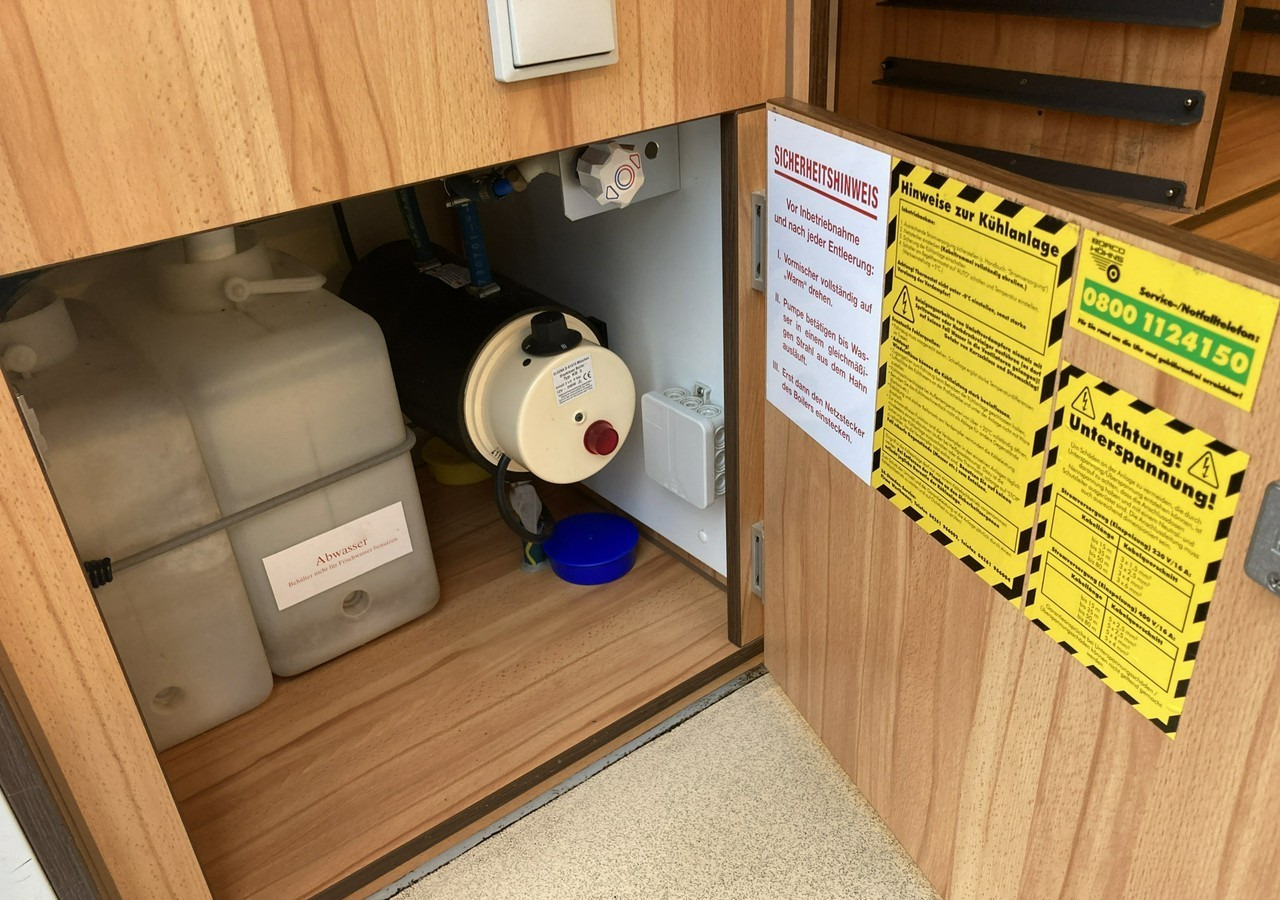 Camion magasin Renault Master Autosklep pie sklep Bar Gastronomiczny Food Truck Foodtruck Borco 20: photos 16 Camion magasin Renault Master Autosklep pie sklep Bar Gastronomiczny Food Truck Foodtruck Borco 20: photos 16