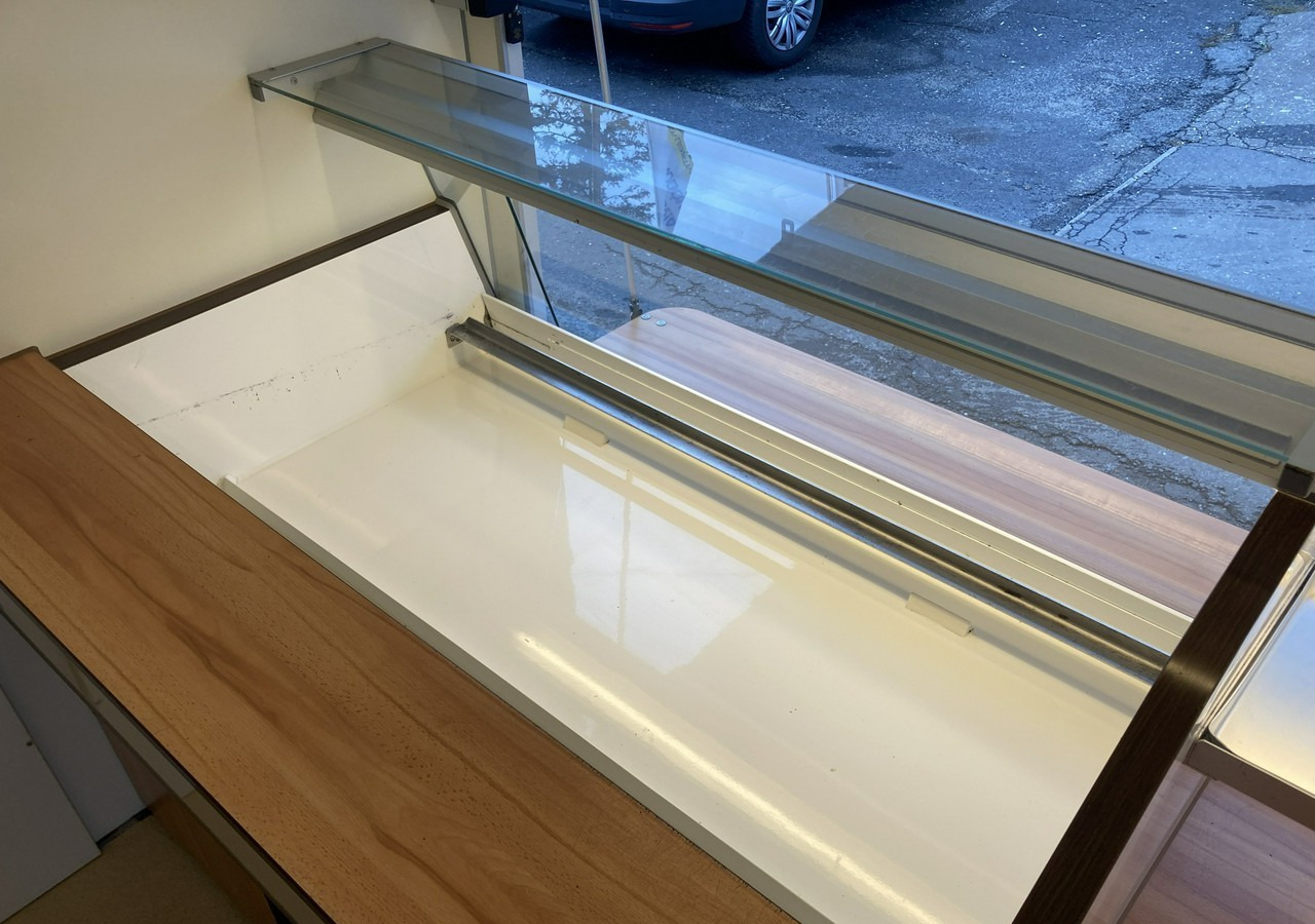 Camion magasin Renault Master Autosklep pie sklep Bar Gastronomiczny Food Truck Foodtruck Borco 20: photos 18 Camion magasin Renault Master Autosklep pie sklep Bar Gastronomiczny Food Truck Foodtruck Borco 20: photos 18