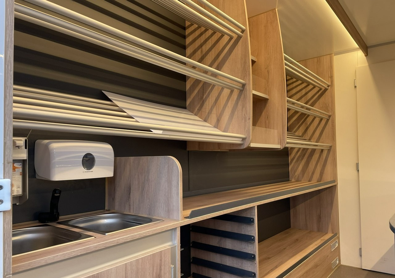 Renault Master Autosklep piec Sklep Gastronomiczny Food Truck Foodtruck bar Borco20 - Camion magasin: photos 4 Renault Master Autosklep piec Sklep Gastronomiczny Food Truck Foodtruck bar Borco20 - Camion magasin: photos 4