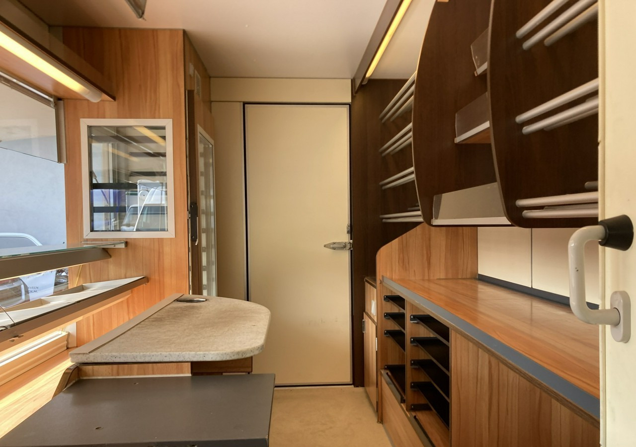 Renault Master Autosklep pieczywa Gastronomiczny Food Truck Foodtruck sklep BORCO20 - Camion magasin: photos 4 Renault Master Autosklep pieczywa Gastronomiczny Food Truck Foodtruck sklep BORCO20 - Camion magasin: photos 4