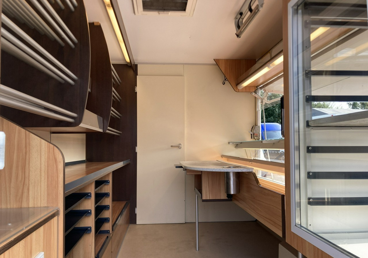 Renault Master Autosklep pieczywa Gastronomiczny Food Truck Foodtruck sklep BORCO20 - Camion magasin: photos 3 Renault Master Autosklep pieczywa Gastronomiczny Food Truck Foodtruck sklep BORCO20 - Camion magasin: photos 3