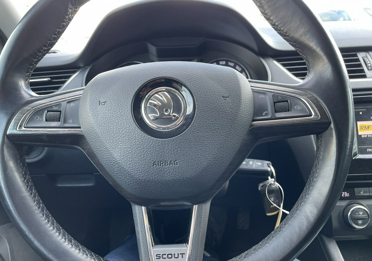 Voiture Skoda Octavia III Skoda Octavia 4X4 Scout 2.0 TDI -150KM Model 2017 Bezwypadkowa FV 23: photos 8