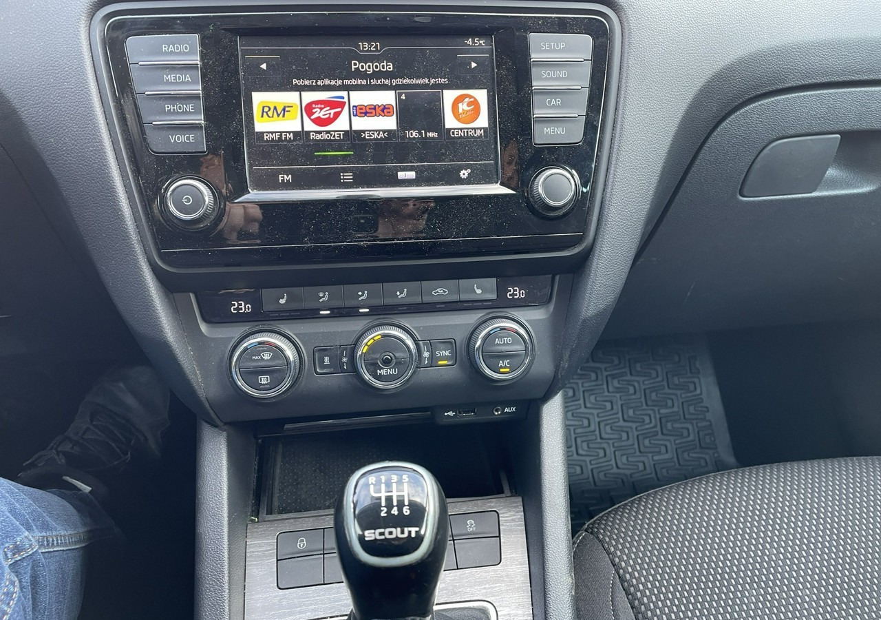 Voiture Skoda Octavia III Skoda Octavia 4X4 Scout 2.0 TDI -150KM Model 2017 Bezwypadkowa FV 23: photos 7
