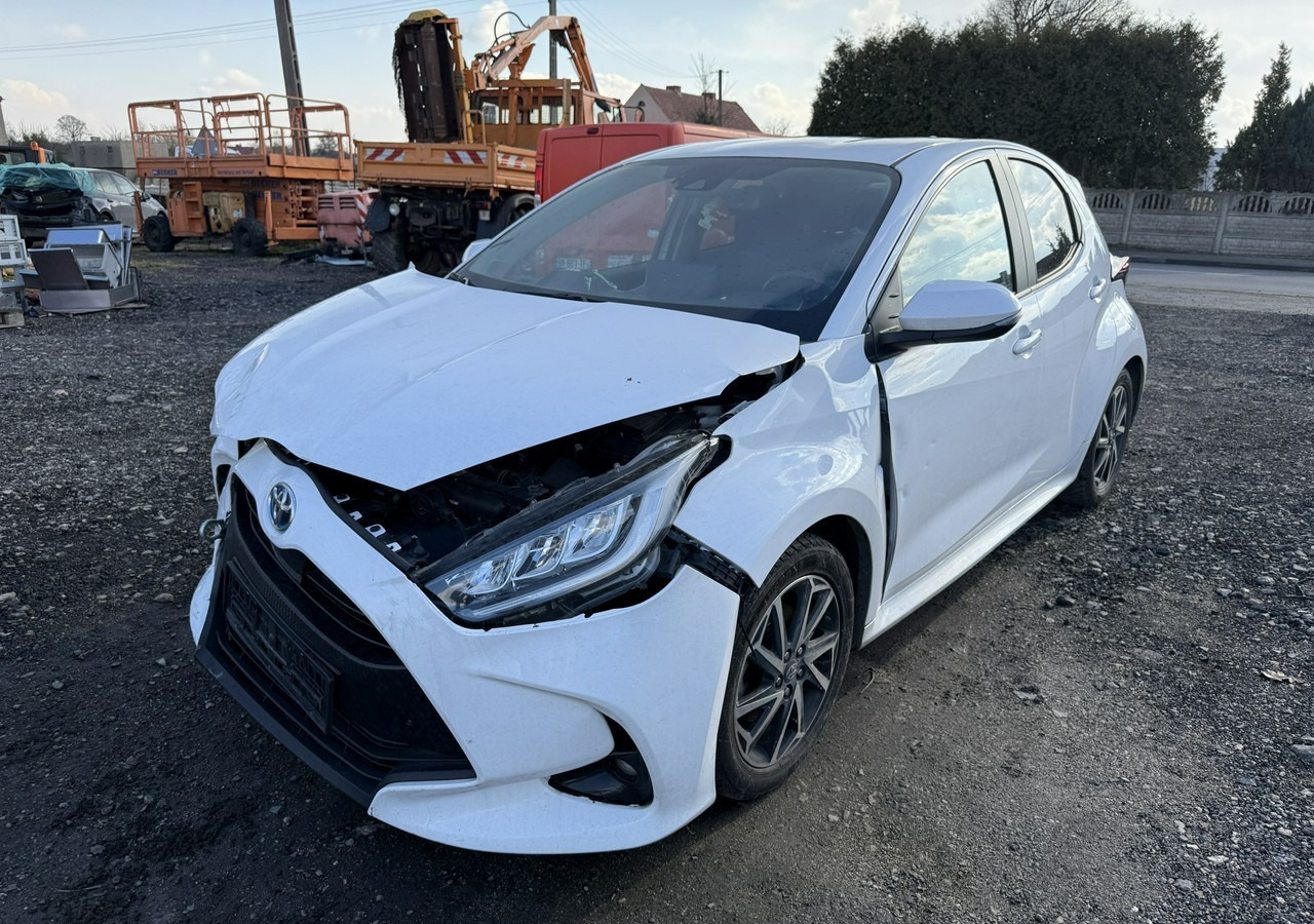 Toyota Yaris IV Toyota Yaris Hybrid 1.5 Active Salon PL 2023 FV 23% - Voiture: photos 3 Toyota Yaris IV Toyota Yaris Hybrid 1.5 Active Salon PL 2023 FV 23% - Voiture: photos 3