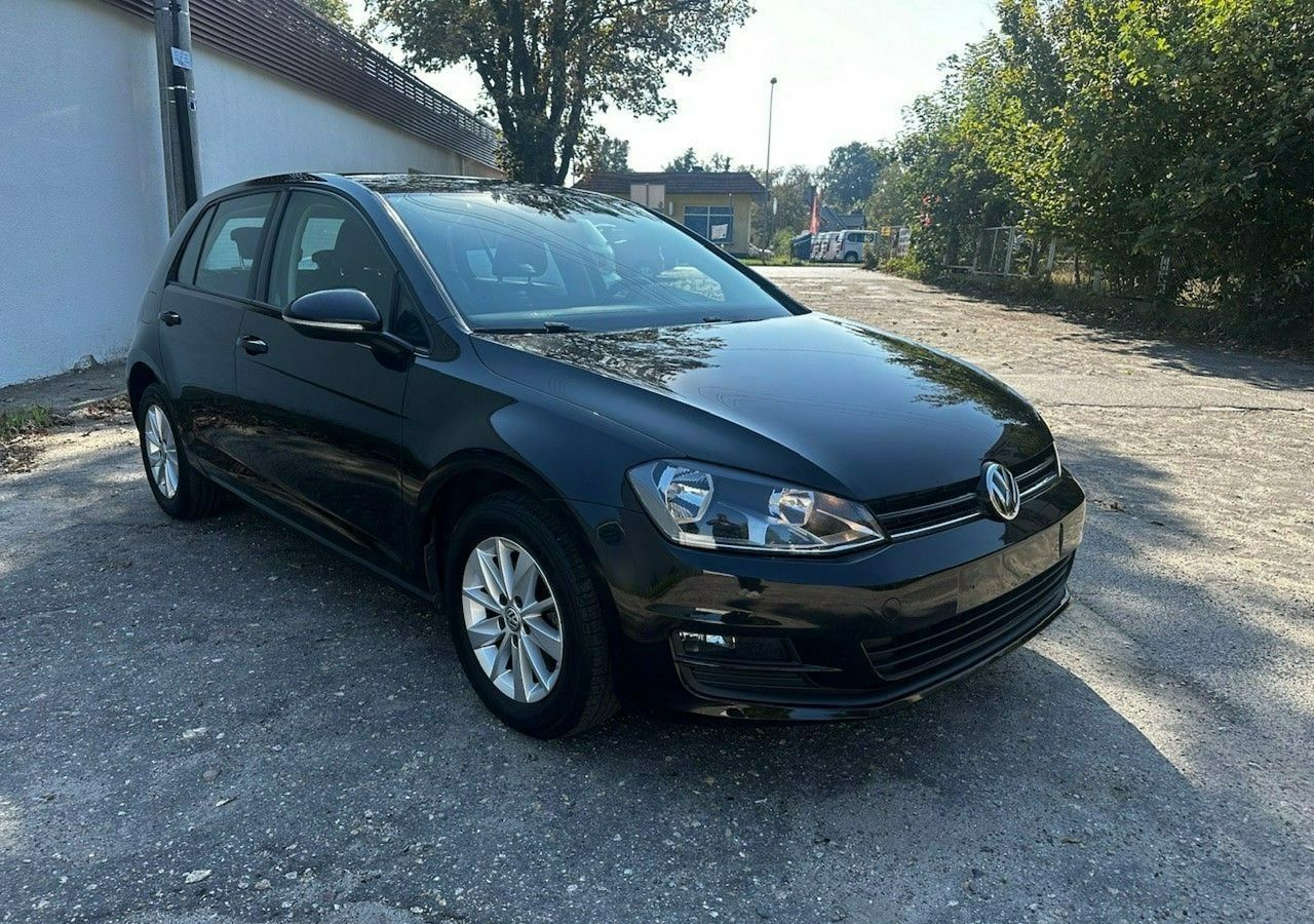 Volkswagen Golf VII VII 1,6 TDI 110KM 153TKM Klimatronik Navi Alu PDC 2015 Bez wkładu fi - Voiture: photos 1 Volkswagen Golf VII VII 1,6 TDI 110KM 153TKM Klimatronik Navi Alu PDC 2015 Bez wkładu fi - Voiture: photos 1