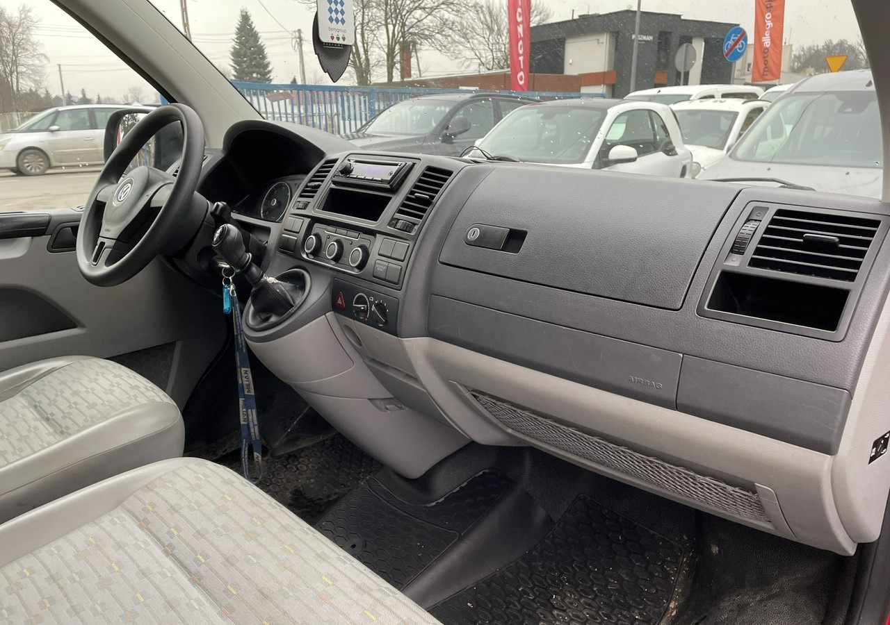 Volkswagen Transporter T5 Transporter T5 Lift 2.0 Tdi 9-osob Klima 2011 - Voiture: photos 4 Volkswagen Transporter T5 Transporter T5 Lift 2.0 Tdi 9-osob Klima 2011 - Voiture: photos 4