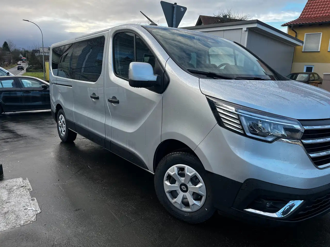 Renault Trafic L2H1 3,0t (8/9 Sitze) Life - Minibus, Transport de personnes: photos 3 Renault Trafic L2H1 3,0t (8/9 Sitze) Life - Minibus, Transport de personnes: photos 3