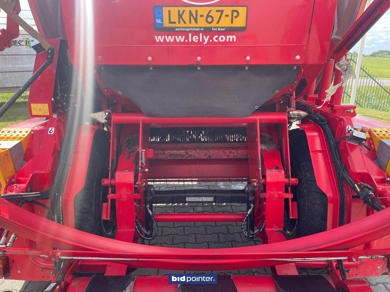 Lely Welger RPC 245 Tornado - Presse à balles rondes: photos 2 Lely Welger RPC 245 Tornado - Presse à balles rondes: photos 2