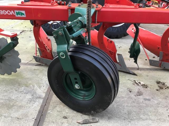 Vogel & Noot 6 schaar wentelploeg - Charrue: photos 5 Vogel & Noot 6 schaar wentelploeg - Charrue: photos 5