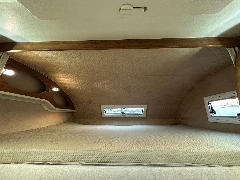RIMOR .NHEMO 58 - Camping-car capucine: photos 4 RIMOR .NHEMO 58 - Camping-car capucine: photos 4