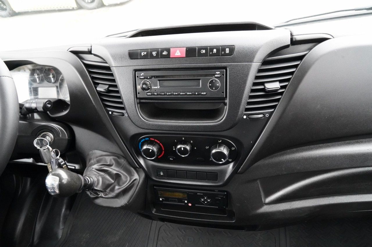 Utilitaire benne Iveco DAILY 35-140 / WYWROTKA TYLNOZSYPOWA / BLIŹNIAK: photos 33 Utilitaire benne Iveco DAILY 35-140 / WYWROTKA TYLNOZSYPOWA / BLIŹNIAK: photos 33