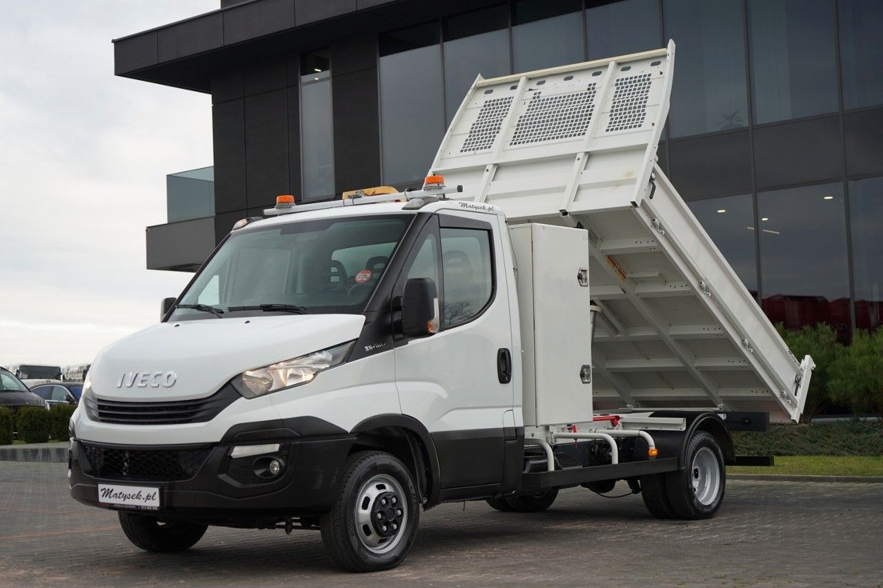 Iveco DAILY 35-180 / WYWROTKA TYLNOZSYPOWA / BLIŹNIAK - Utilitaire benne: photos 1 Iveco DAILY 35-180 / WYWROTKA TYLNOZSYPOWA / BLIŹNIAK - Utilitaire benne: photos 1