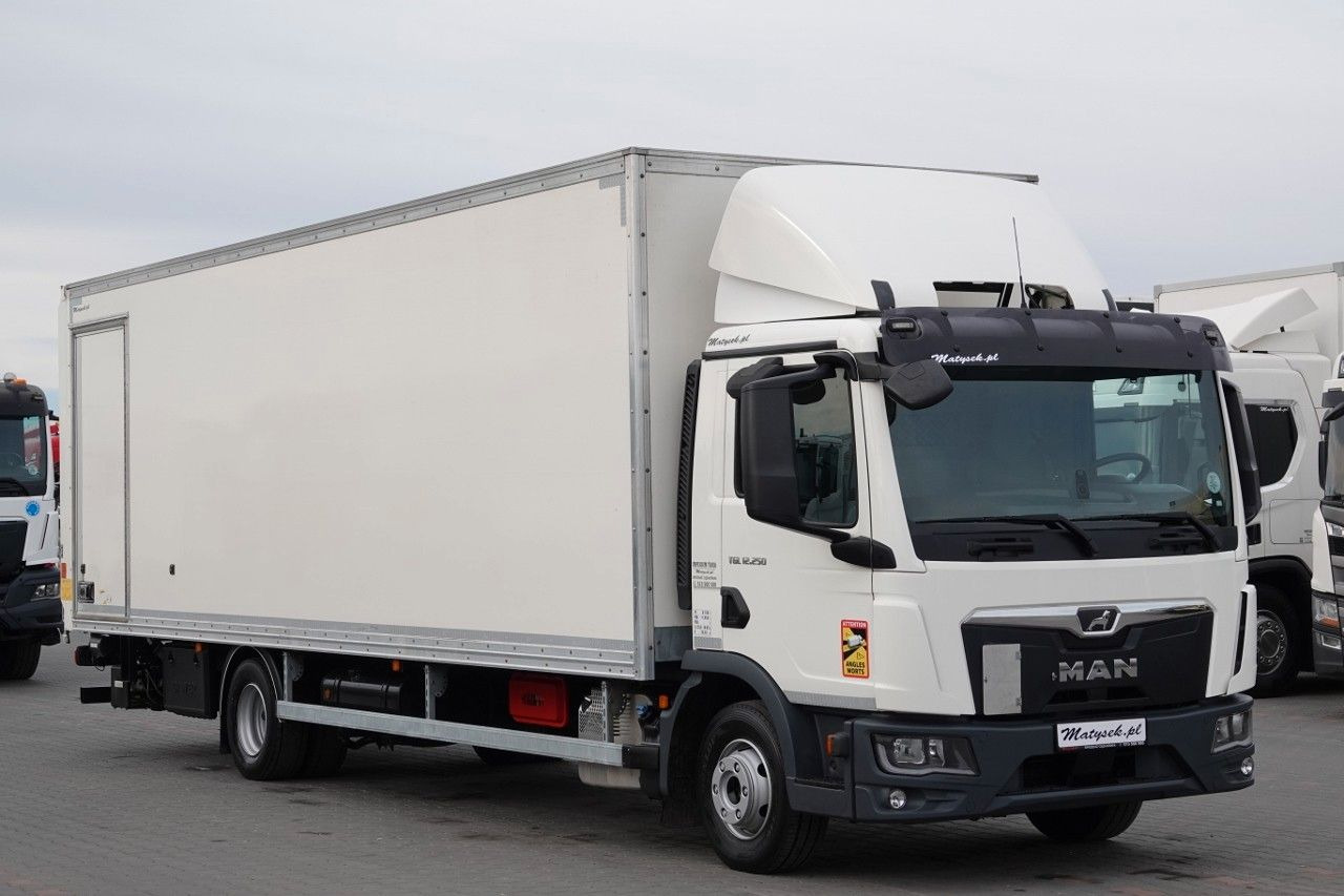 MAN TGL 12.250 / SOLÓWKA / KONTENER 8,1 M / WINDA / - Camion fourgon: photos 4 MAN TGL 12.250 / SOLÓWKA / KONTENER 8,1 M / WINDA / - Camion fourgon: photos 4