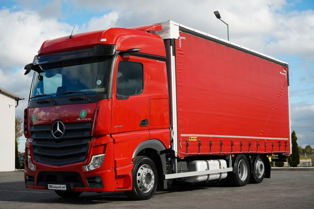 Mercedes-Benz ACTROS 2545 / SOLÓWKA  / 6x2 / OŚ PODNOSZONA / B - Camion à rideaux coulissants: photos 1 Mercedes-Benz ACTROS 2545 / SOLÓWKA  / 6x2 / OŚ PODNOSZONA / B - Camion à rideaux coulissants: photos 1