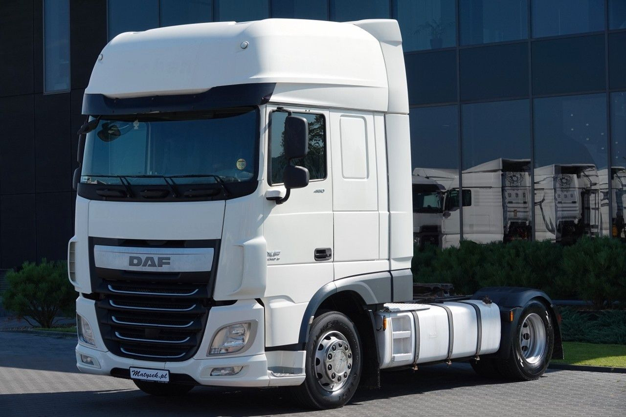 DAF XF 460 / MANUAL / STANDARD / SUPER SPACE CAB - Tracteur routier: photos 2 DAF XF 460 / MANUAL / STANDARD / SUPER SPACE CAB - Tracteur routier: photos 2