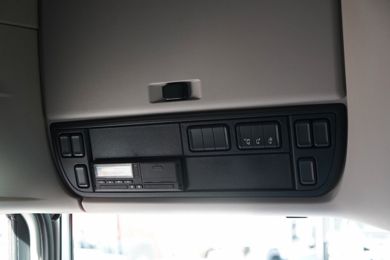 Tracteur routier DAF XF 480 / SUPER SPACE CAB / 2021: photos 32