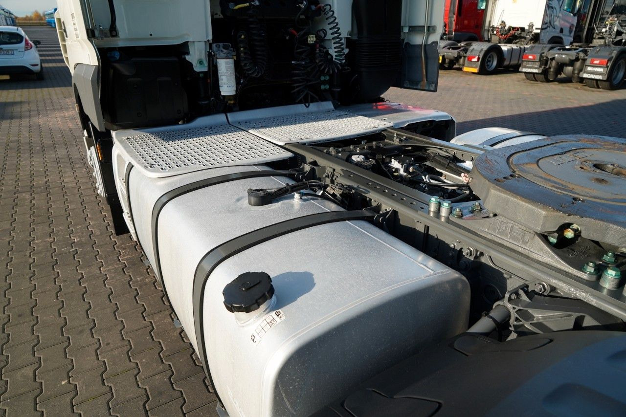 Tracteur routier DAF XF 480 / SUPER SPACE CAB / 2021: photos 13