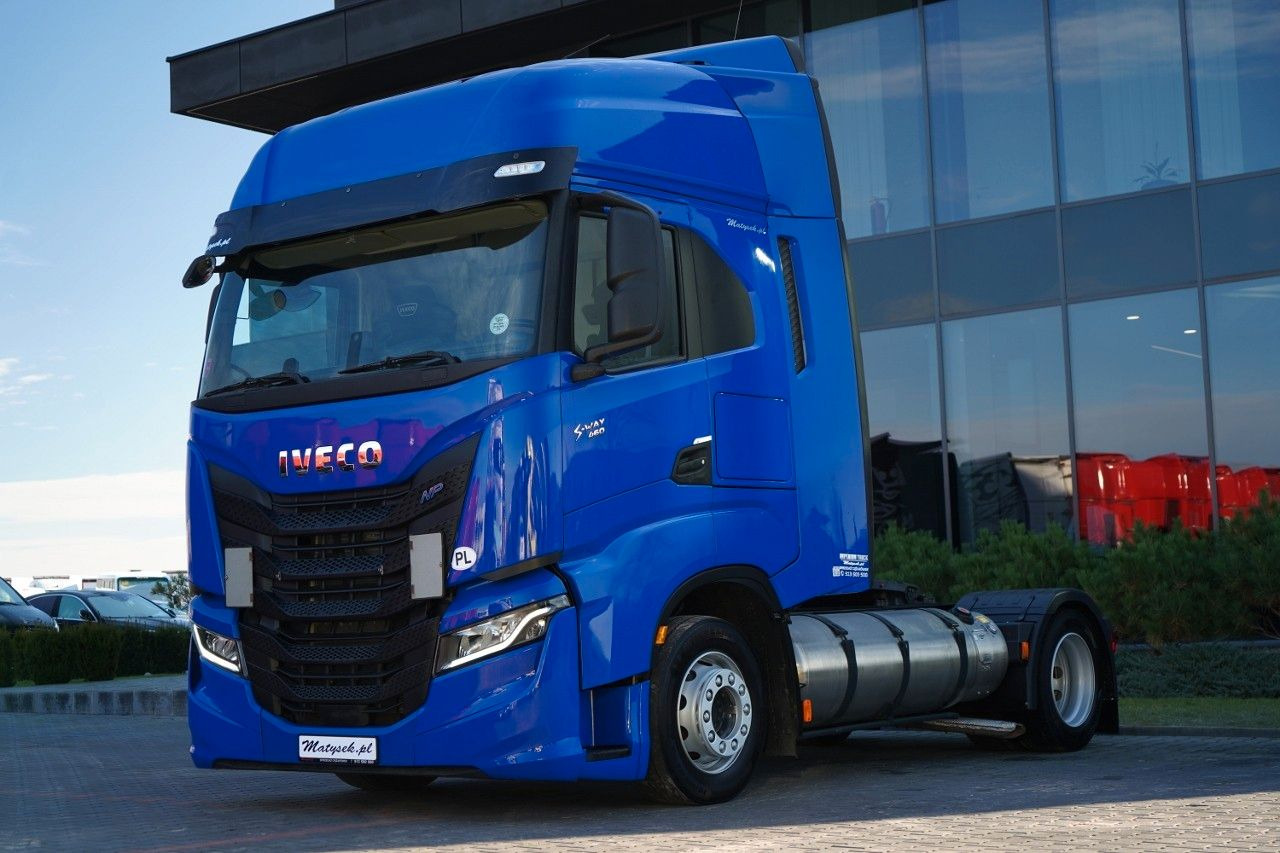 Iveco S-WAY / 460 / RETARDER / LNG / MEGA / LOW DECK - Tracteur routier: photos 1 Iveco S-WAY / 460 / RETARDER / LNG / MEGA / LOW DECK - Tracteur routier: photos 1