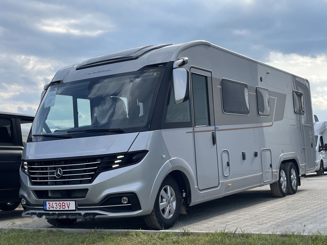 Adria Super Sonic 890LC - Camping-car intégral: photos 2 Adria Super Sonic 890LC - Camping-car intégral: photos 2