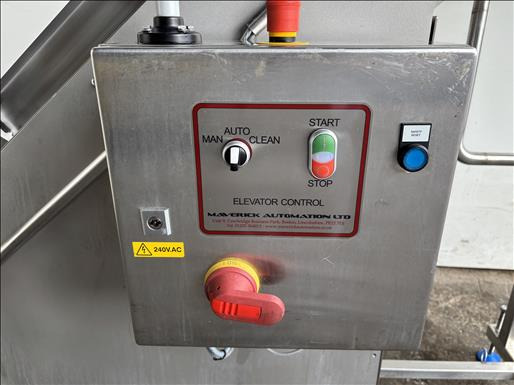 Maverick Automation Flighted elevator conveyor - Convoyeur: photos 5 Maverick Automation Flighted elevator conveyor - Convoyeur: photos 5