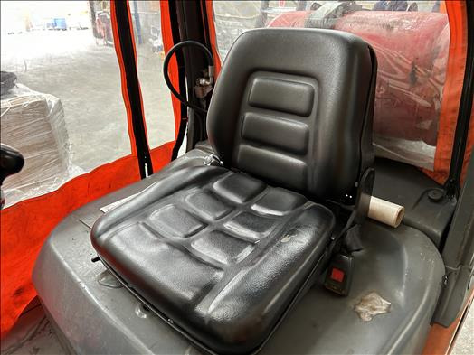 Toyota 8FGF18 Forklift truck - Machine agroalimentaire: photos 5 Toyota 8FGF18 Forklift truck - Machine agroalimentaire: photos 5