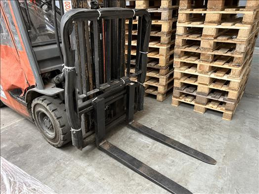 Toyota 8FGF18 Forklift truck - Machine agroalimentaire: photos 4 Toyota 8FGF18 Forklift truck - Machine agroalimentaire: photos 4
