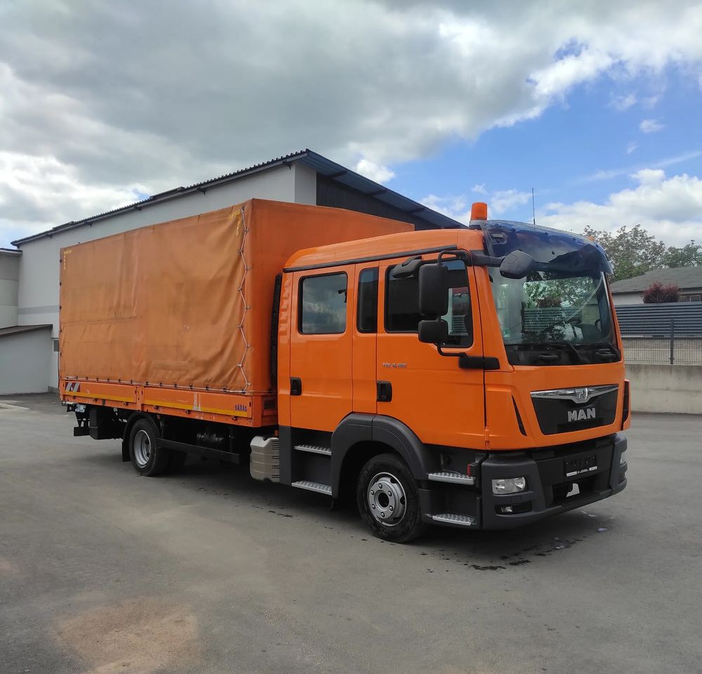 MAN TGL 8.180 DOKA / 6 OSOBOWY /BUTRO-PLANDEKA / - Camion à rideaux coulissants: photos 2 MAN TGL 8.180 DOKA / 6 OSOBOWY /BUTRO-PLANDEKA / - Camion à rideaux coulissants: photos 2