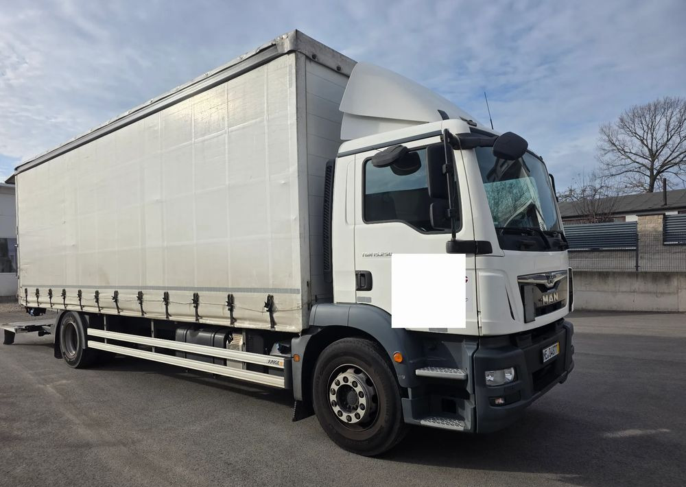 MAN TGM 15.250 /18.250 /FIRANKA / RAMA DO ZABUDOWY / WYWROTKA / HAKOWIEC / MANUALNA - Camion à rideaux coulissants: photos 2 MAN TGM 15.250 /18.250 /FIRANKA / RAMA DO ZABUDOWY / WYWROTKA / HAKOWIEC / MANUALNA - Camion à rideaux coulissants: photos 2