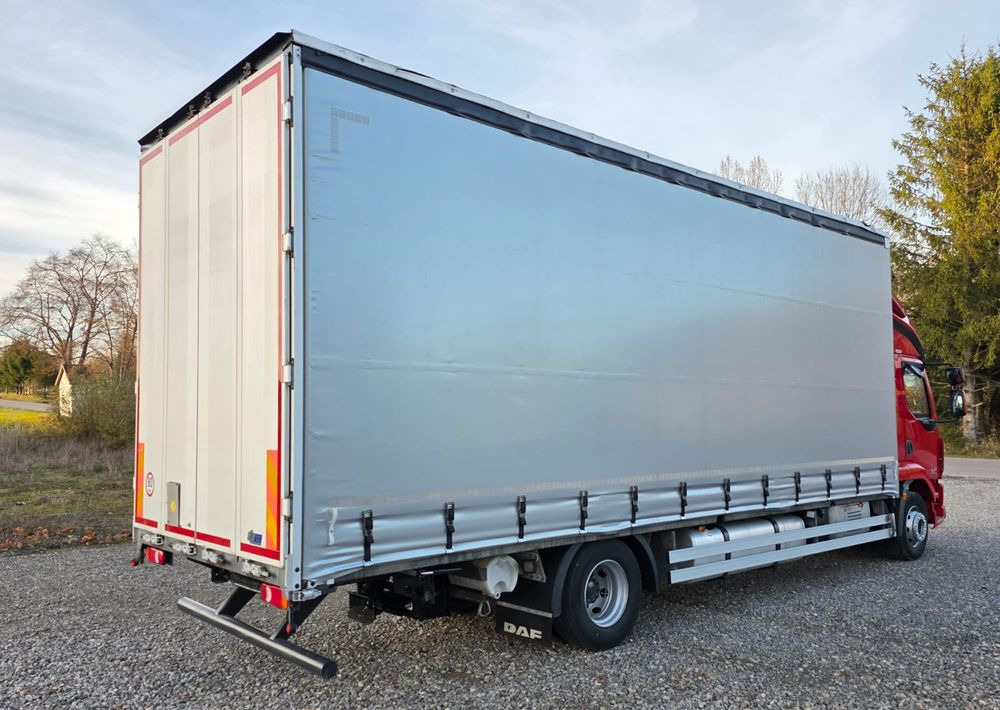 DAF LF 290 / WINDA / 16TON DMC / 3M WYSOKOŚĆ / JUMBO / FIRANKA / SYPIALKA / AUTOMAT / JEDEN WŁAŚCICIE / EURO 6 / 2017/ SPROWADZONY / 19 PALET / DUŻA ŁADOWNOŚĆ / - Camion à rideaux coulissants: photos 4 DAF LF 290 / WINDA / 16TON DMC / 3M WYSOKOŚĆ / JUMBO / FIRANKA / SYPIALKA / AUTOMAT / JEDEN WŁAŚCICIE / EURO 6 / 2017/ SPROWADZONY / 19 PALET / DUŻA ŁADOWNOŚĆ / - Camion à rideaux coulissants: photos 4