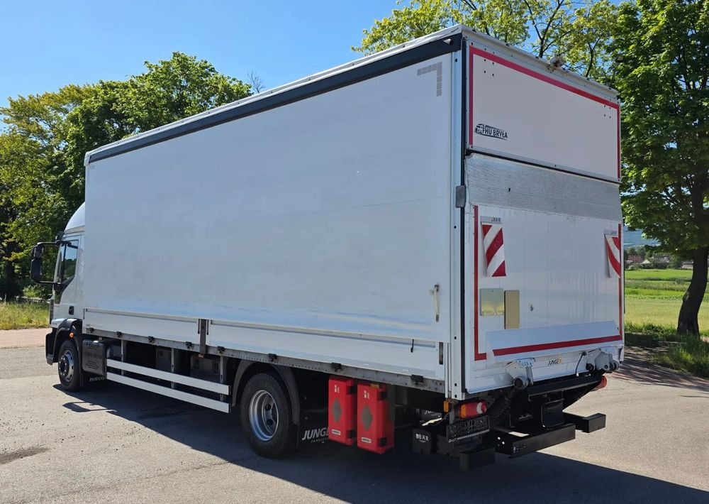 Iveco EUROCARGO 160E320/FIRANKA/WINDA/AUTOMAT/NISKI PRZEBIEG/E6/SPROWADZONY/PIERWSZY WŁAŚCICIEL - Camion à rideaux coulissants: photos 4 Iveco EUROCARGO 160E320/FIRANKA/WINDA/AUTOMAT/NISKI PRZEBIEG/E6/SPROWADZONY/PIERWSZY WŁAŚCICIEL - Camion à rideaux coulissants: photos 4