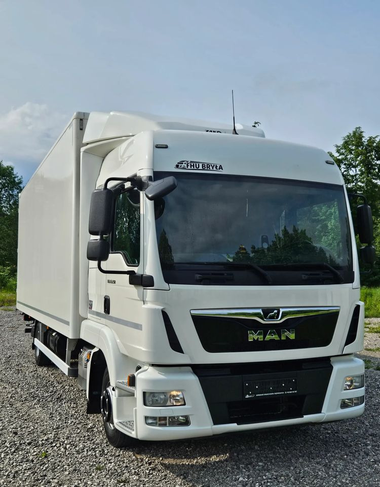 Camion fourgon MAN TGL 12.250 / KONTENER / IZOTERMA / WINDA / 2019R / EURO 6 / PEŁEN SERWIS /  6 TON ŁADOWNOŚĆ  / SPROWADZONY / ZADBANY / JAK NOWY /  KSIĄŻKA SERWISOWA / E6 / 17 PALET: photos 14