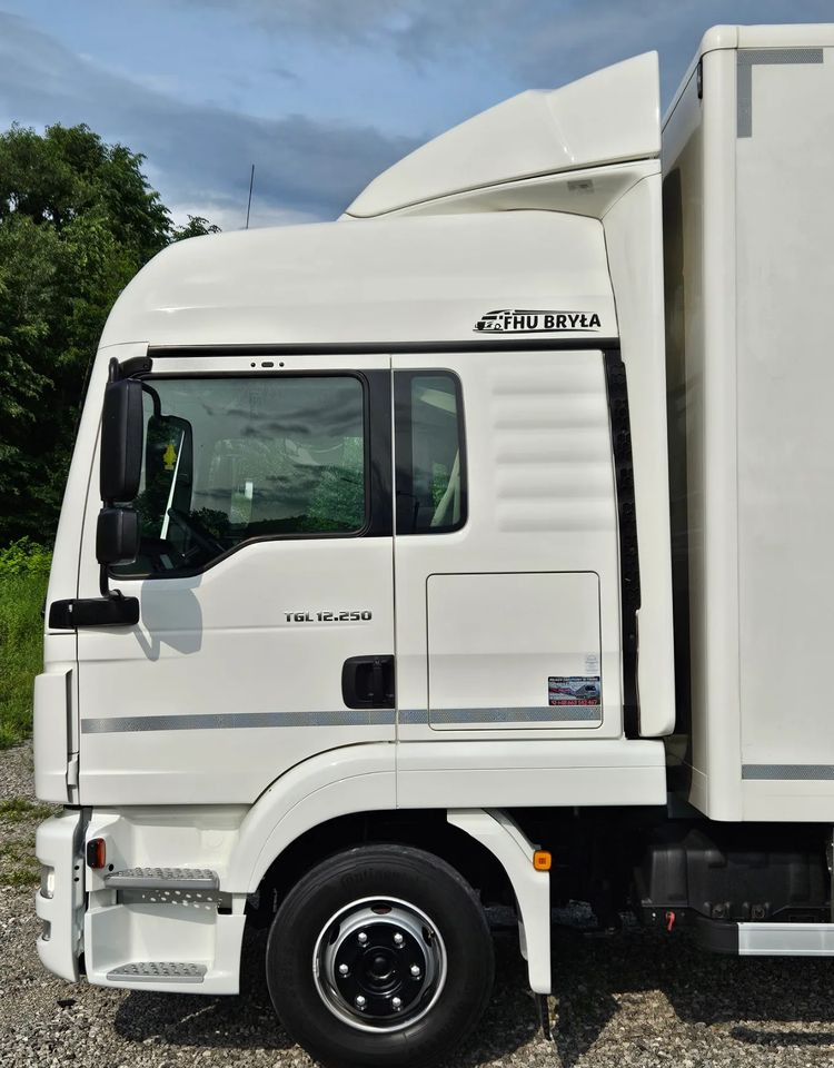 Camion fourgon MAN TGL 12.250 / KONTENER / IZOTERMA / WINDA / 2019R / EURO 6 / PEŁEN SERWIS /  6 TON ŁADOWNOŚĆ  / SPROWADZONY / ZADBANY / JAK NOWY /  KSIĄŻKA SERWISOWA / E6 / 17 PALET: photos 7