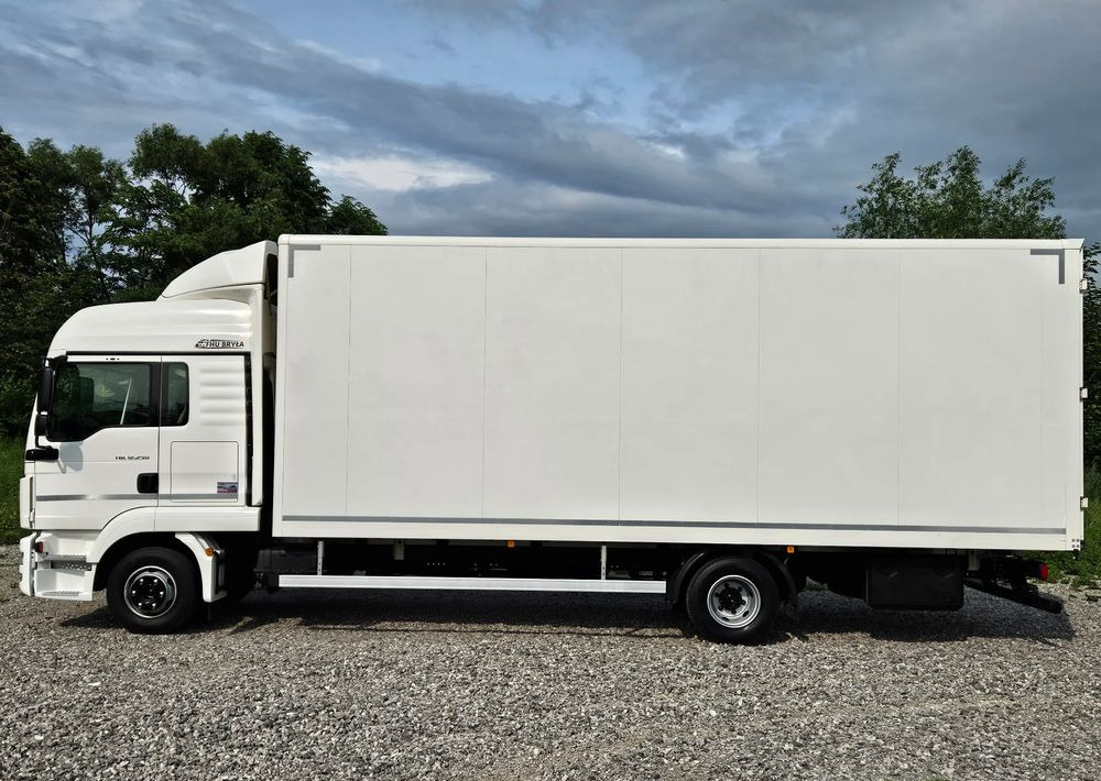 Camion fourgon MAN TGL 12.250 / KONTENER / IZOTERMA / WINDA / 2019R / EURO 6 / PEŁEN SERWIS /  6 TON ŁADOWNOŚĆ  / SPROWADZONY / ZADBANY / JAK NOWY /  KSIĄŻKA SERWISOWA / E6 / 17 PALET: photos 12