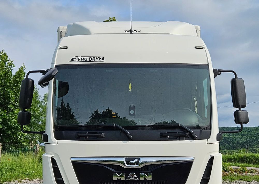 Camion fourgon MAN TGL 12.250 / KONTENER / IZOTERMA / WINDA / 2019R / EURO 6 / PEŁEN SERWIS /  6 TON ŁADOWNOŚĆ  / SPROWADZONY / ZADBANY / JAK NOWY /  KSIĄŻKA SERWISOWA / E6 / 17 PALET: photos 9
