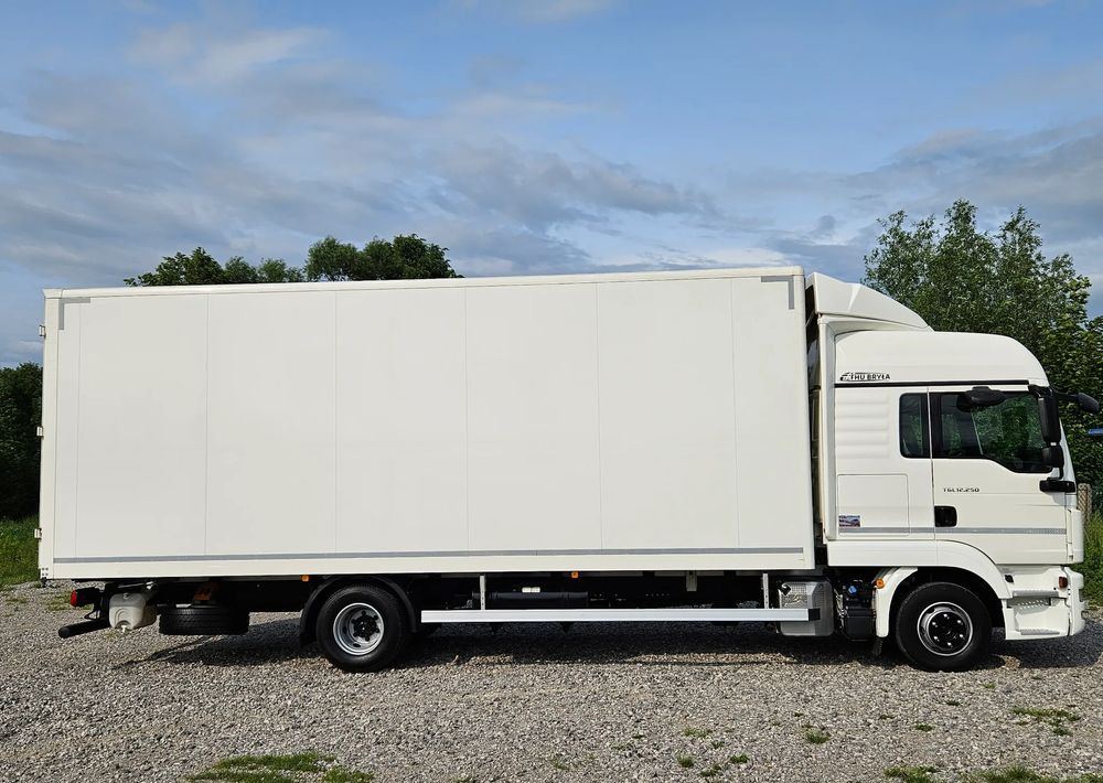 Camion fourgon MAN TGL 12.250 / KONTENER / IZOTERMA / WINDA / 2019R / EURO 6 / PEŁEN SERWIS /  6 TON ŁADOWNOŚĆ  / SPROWADZONY / ZADBANY / JAK NOWY /  KSIĄŻKA SERWISOWA / E6 / 17 PALET: photos 13