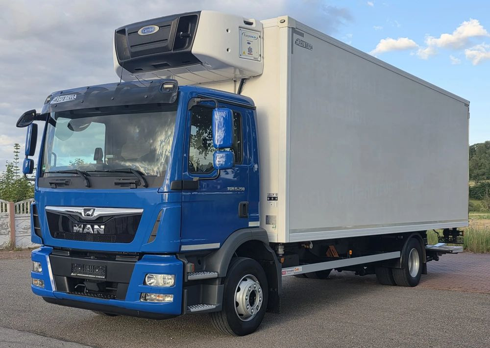 MAN TGM 15.250 / CHŁODNIA / WINDA / 2018 ROK / 230 TYŚ KM / BOCZNE DRZWI / AUTOMAT / SPROWADZONY / E6 / 18 EUROPALET/ - Camion frigorifique: photos 1 MAN TGM 15.250 / CHŁODNIA / WINDA / 2018 ROK / 230 TYŚ KM / BOCZNE DRZWI / AUTOMAT / SPROWADZONY / E6 / 18 EUROPALET/ - Camion frigorifique: photos 1