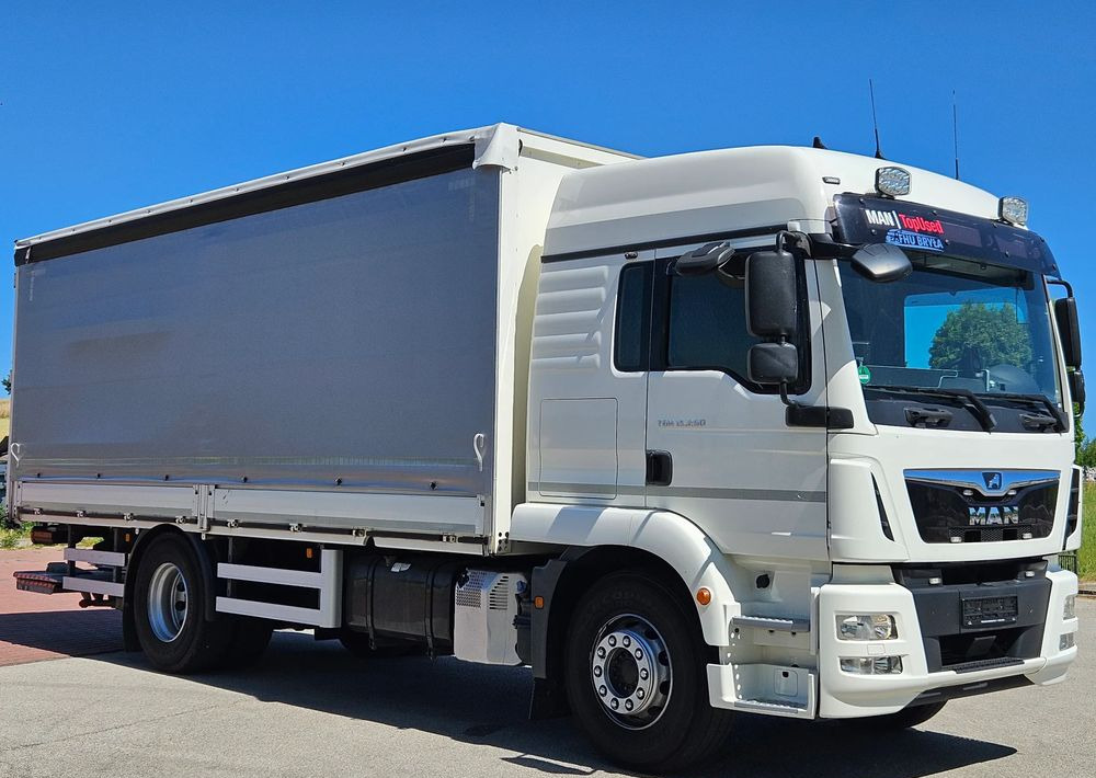 MAN TGM 15.290/E6/FIRANKA/BURTO-FIRANKA/SZKOŁA JAZDY/MAŁY ROZSTAW OSI/16PALET/WINDA/NISKI PRZEBIEG/2019/SERWISOWANY/JAK NOWY - Camion à rideaux coulissants: photos 2 MAN TGM 15.290/E6/FIRANKA/BURTO-FIRANKA/SZKOŁA JAZDY/MAŁY ROZSTAW OSI/16PALET/WINDA/NISKI PRZEBIEG/2019/SERWISOWANY/JAK NOWY - Camion à rideaux coulissants: photos 2