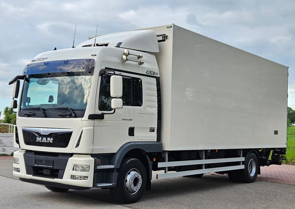 MAN TGM 15.290/IZOTERMA/WINDA/CHŁODNIA/KONTENER/17PALET/E6/OGRZEWANA IZOTERMA/SPROWADZONY/AUTOMAT/SYPIALKA/PIERWSZY WŁAŚCICIEL - Camion frigorifique: photos 2 MAN TGM 15.290/IZOTERMA/WINDA/CHŁODNIA/KONTENER/17PALET/E6/OGRZEWANA IZOTERMA/SPROWADZONY/AUTOMAT/SYPIALKA/PIERWSZY WŁAŚCICIEL - Camion frigorifique: photos 2