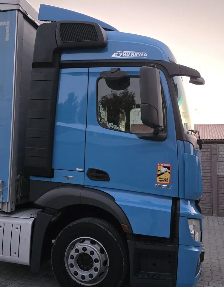 Mercedes-Benz ACTROS 1833 / FIRANKA/ WINDA / 22PALETY / 8760 ŁADOWNOŚĆ / AUTOMAT / DUŻY SILNIK / SYPIALKA / - Camion à rideaux coulissants: photos 4 Mercedes-Benz ACTROS 1833 / FIRANKA/ WINDA / 22PALETY / 8760 ŁADOWNOŚĆ / AUTOMAT / DUŻY SILNIK / SYPIALKA / - Camion à rideaux coulissants: photos 4