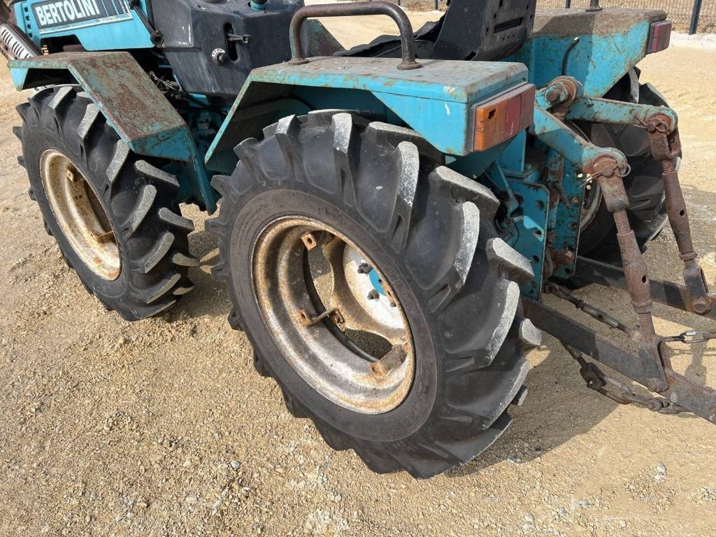 Bertolini 2033 - Tracteur agricole: photos 4 Bertolini 2033 - Tracteur agricole: photos 4