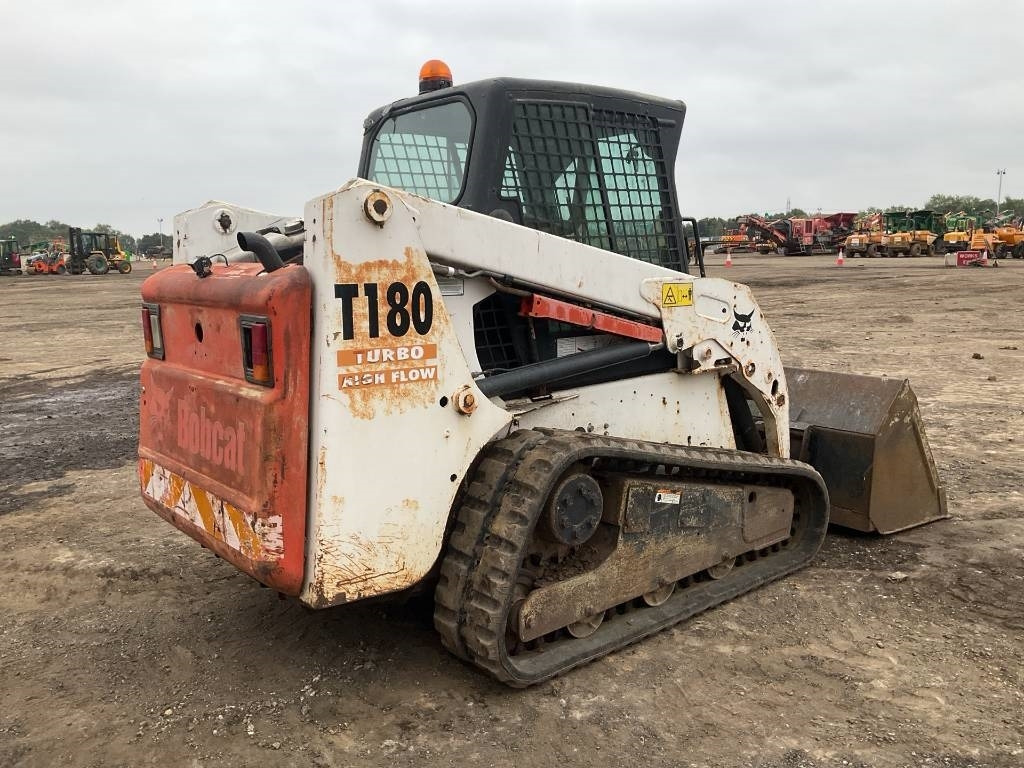 Bobcat T 180 - Mini chargeuse: photos 4 Bobcat T 180 - Mini chargeuse: photos 4