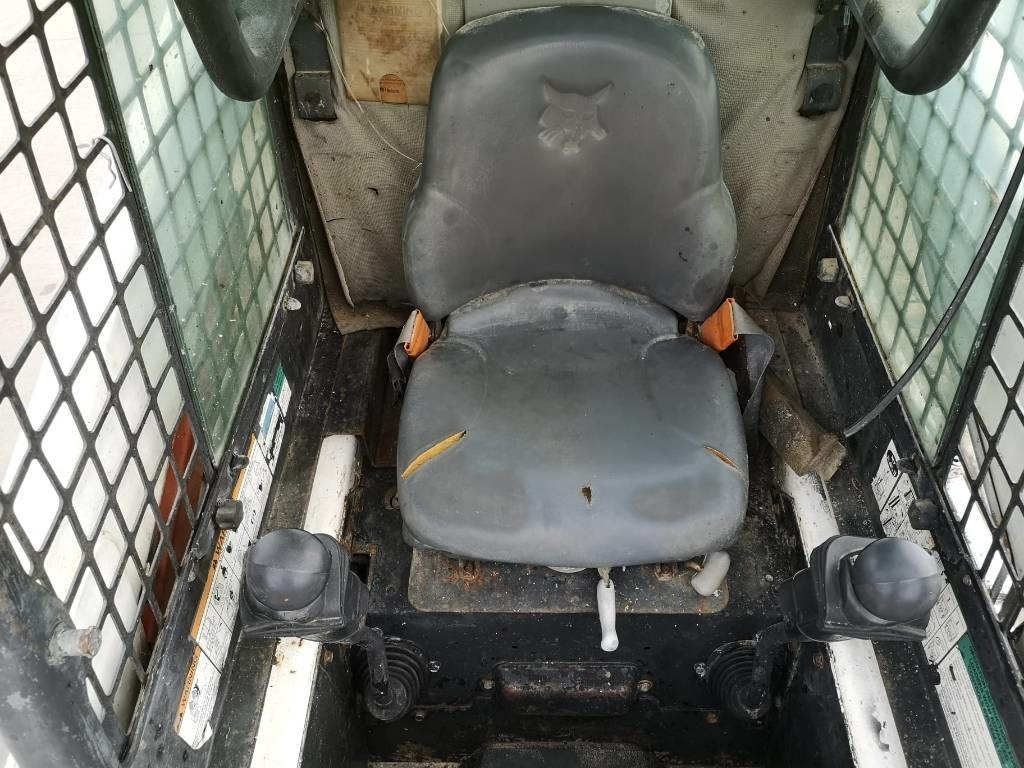 Bobcat T 200 - Chargeuse compacte sur chenilles: photos 3 Bobcat T 200 - Chargeuse compacte sur chenilles: photos 3