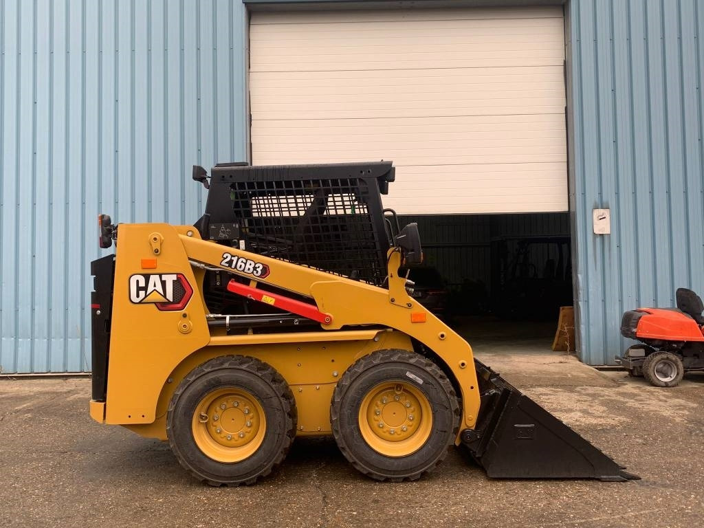 CAT 216 B 3 - Mini chargeuse: photos 2 CAT 216 B 3 - Mini chargeuse: photos 2
