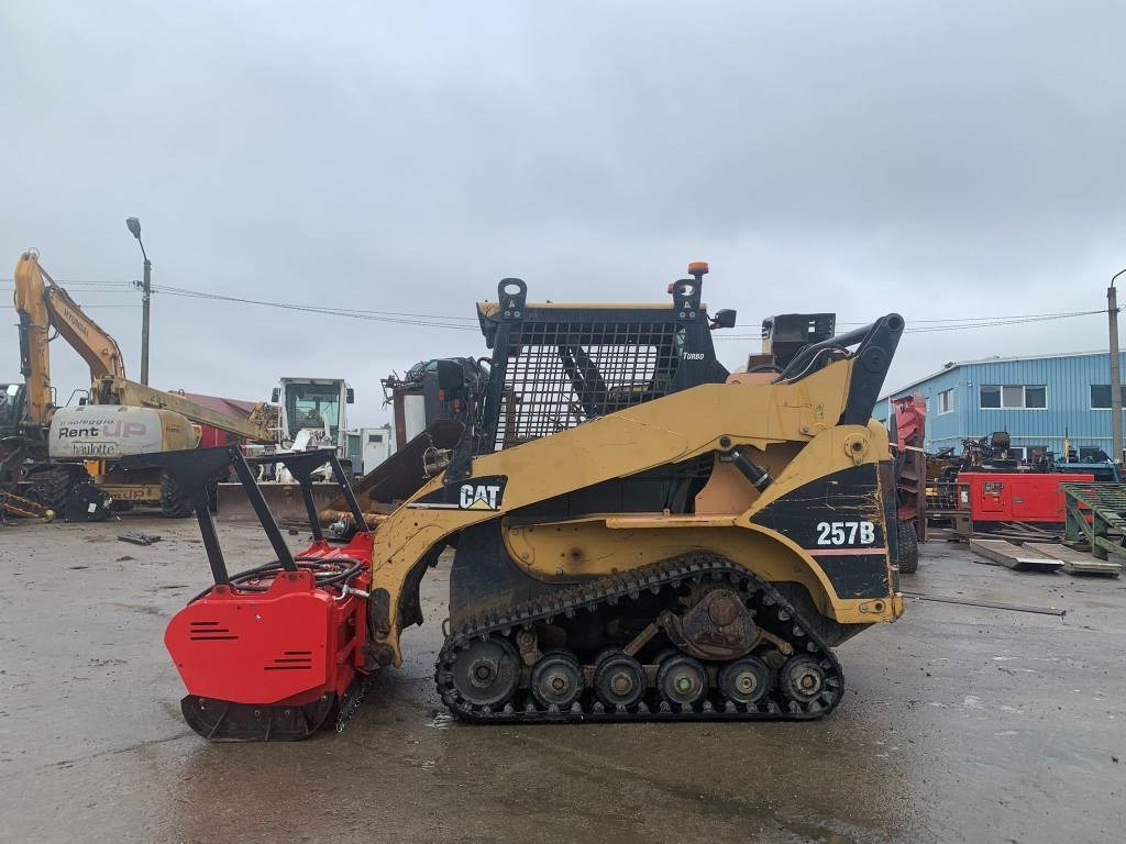 CAT 257 B - Mini chargeuse: photos 3 CAT 257 B - Mini chargeuse: photos 3