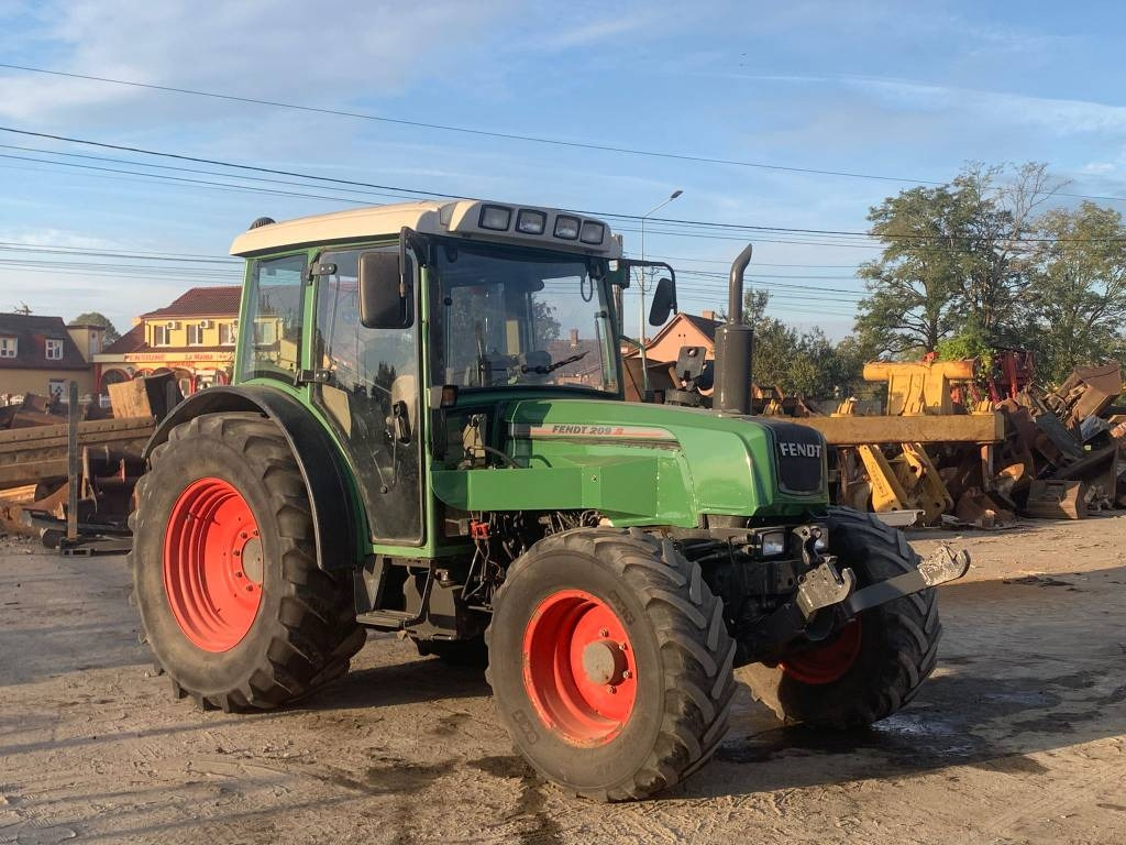 Fendt 209S - Tracteur agricole: photos 1 Fendt 209S - Tracteur agricole: photos 1